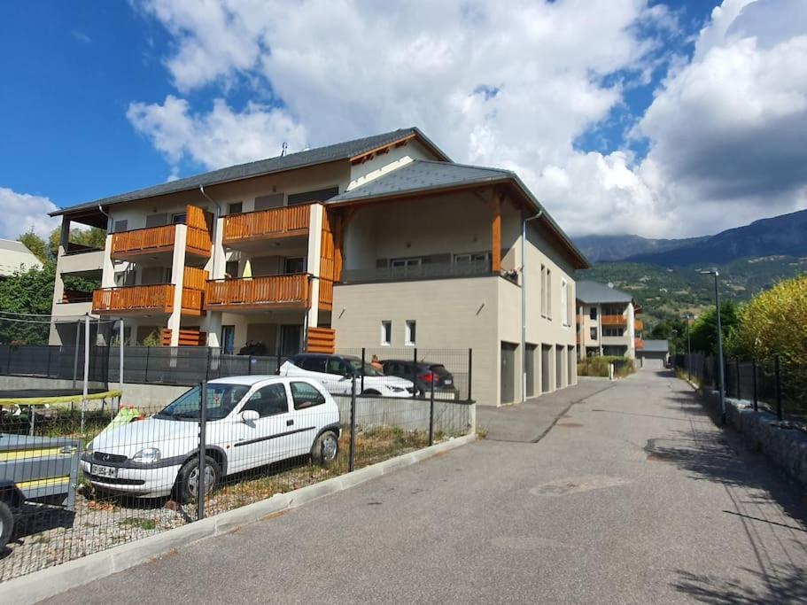 ショルジュSuperbe T2 Duplex Vue Sur Les Montagnesアパートメント エクステリア 写真