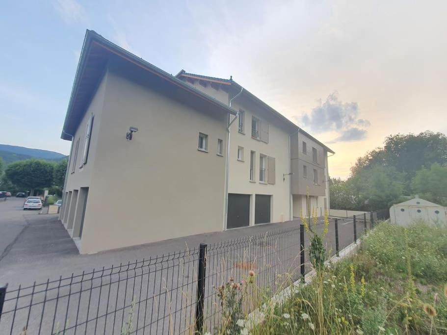 ショルジュSuperbe T2 Duplex Vue Sur Les Montagnesアパートメント エクステリア 写真